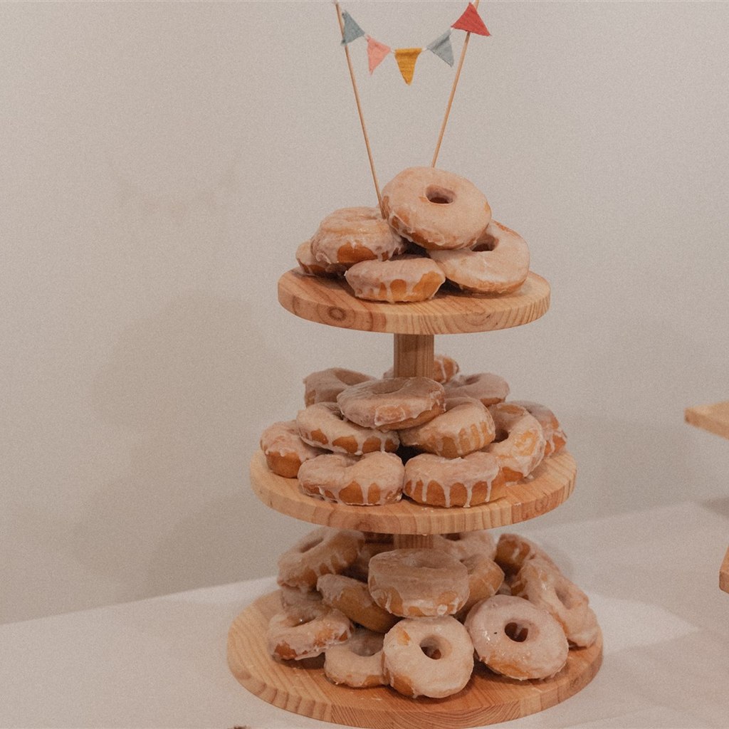 Torre de pratos de casamento